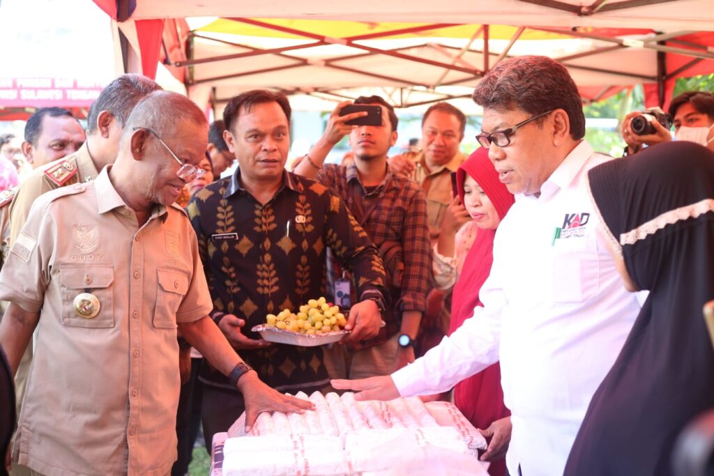 Wow, 5000 Bibit Durian Akan Ditanam di Sulteng