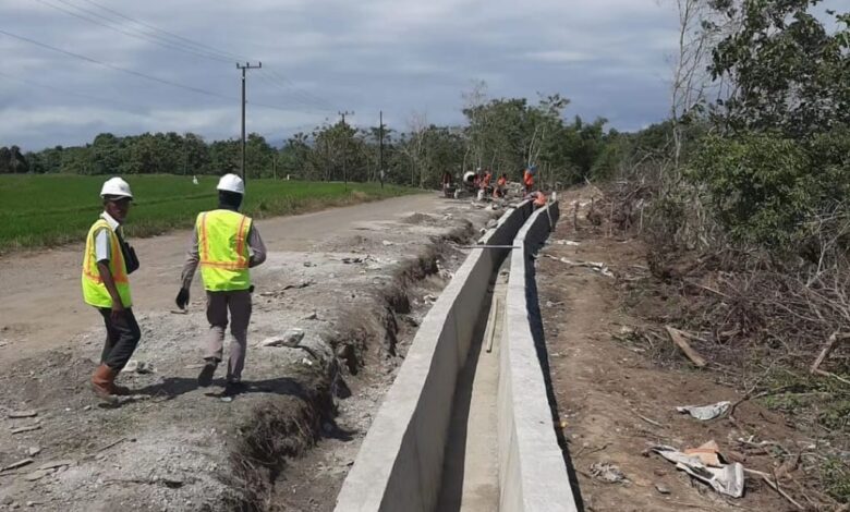 Pemprov Sulsel Kerjakan Jalan pada Ruas Tanabatue - Sanrego - Palattae di Bone