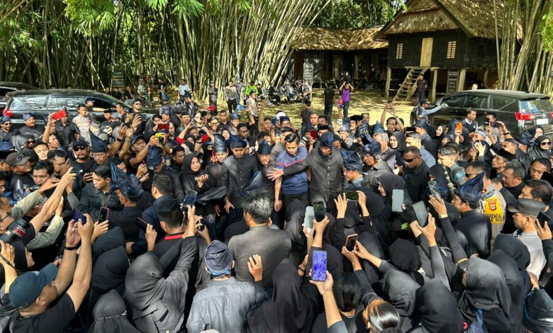 Ratusan Warga Bulukumba Sambut Mendagri di Ammatoa Kajang