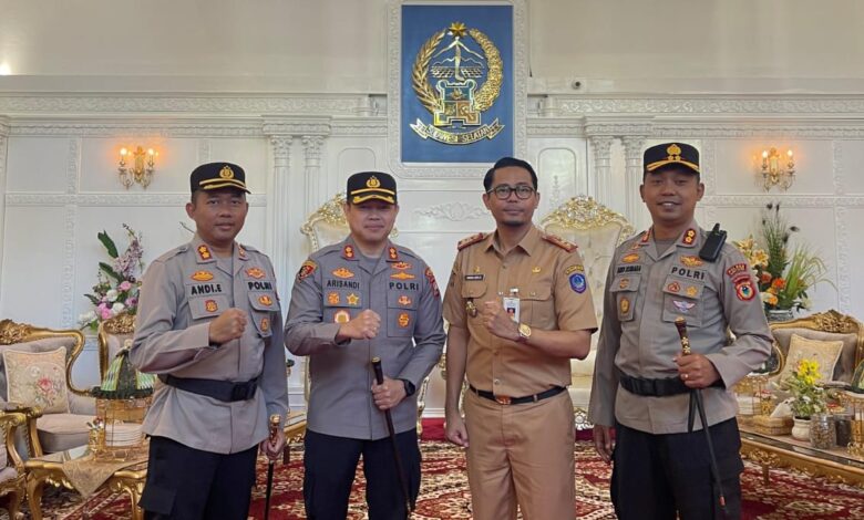 Kapolres Luwu AKBP Arisandi, menghadiri Apel Siaga dalam rangka kesiapan menghadapi kemarau panjang akibat fenomena El Nino yang bertempat di Rujab Gubernur Sulsel, Senin 28 Agustus 2023.
