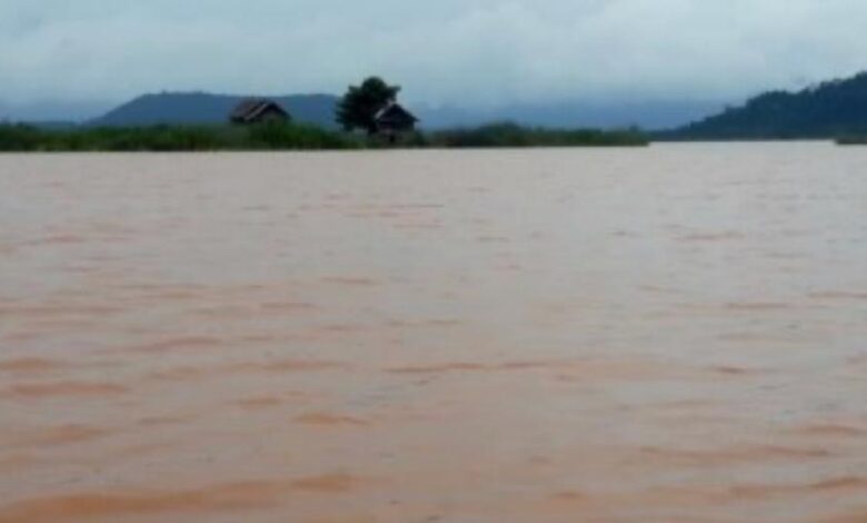 Air Danau Tiu di kecamatan Petasia Barat, berwarna merah kecoklatan yang diduga Jatam Sulawesi Tengah akibat kegiatan pertambangan nikel di bagian hulu