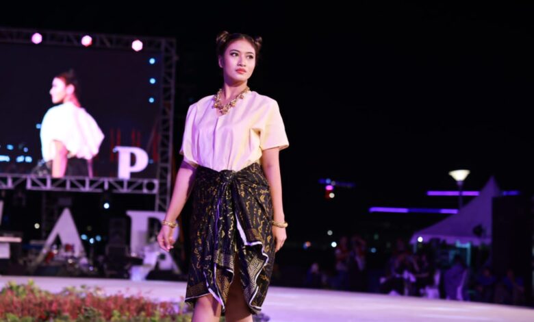Desainer Asal Malaysia Tampilkan Karya di Fashion Show Hari ke 2 F8 Makassar