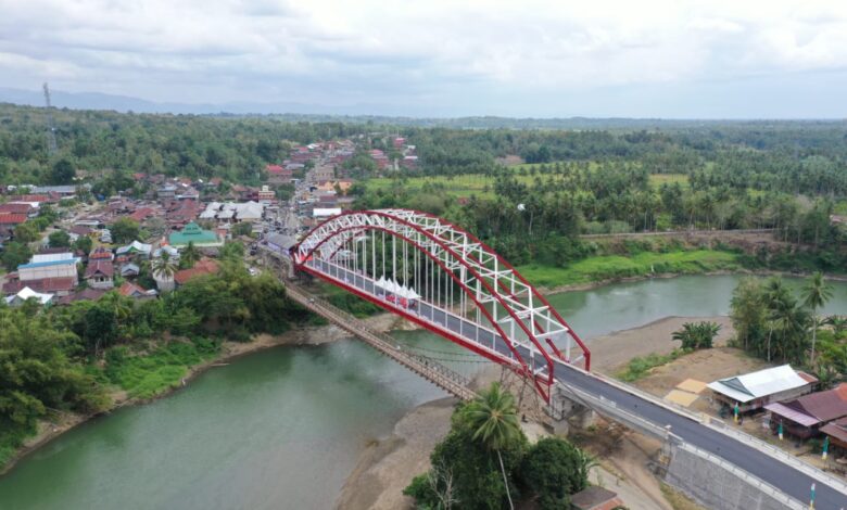 Jembatan Lama Pacongkang Rawan Roboh, Pemprov Sulsel Hadirkan yang Baru dengan Konstruksi Lengkung Baja