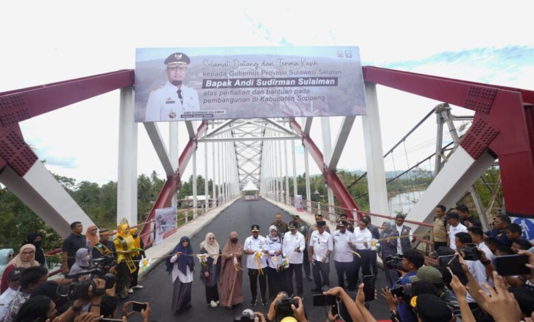 Jembatan Andalan Pacongkang Soppeng dengan Pelengkung Baja 128 Meter Diresmikan Gubernur Andi Sudirman