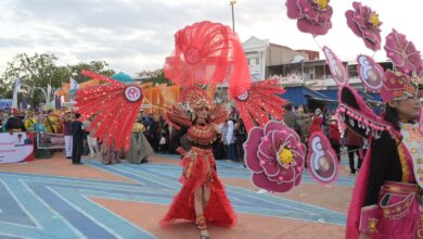 Kontingen Makassar Meriahkan Pawai Karnaval Expo Dekranasda Sulsel 2023 di Wajo
