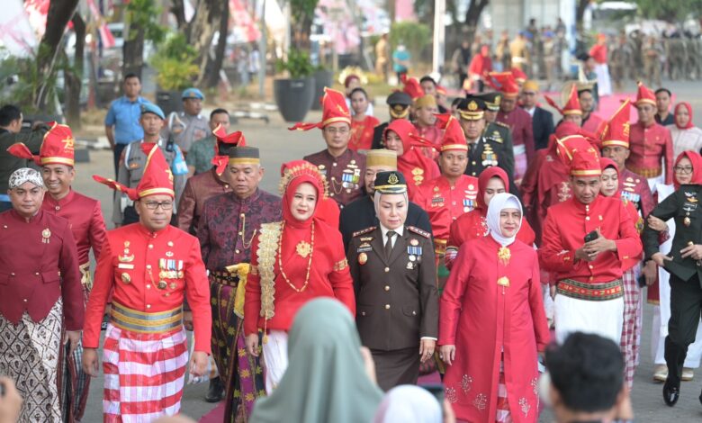 Ketua TP PKK Makassar Hadiri Upacara Hari Kemerdekaan RI ke-78 di Anjungan Pantai Losari Makassar