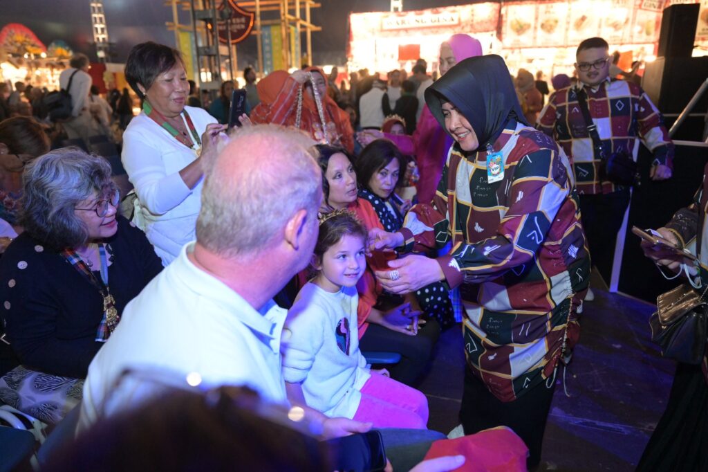 Delegasi Kota Makassar Tampil Memukau di Hari Kedua Tong-Tong Fair Belanda