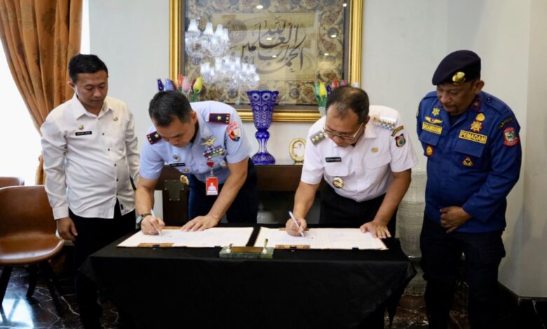 Danlanud Sultan Hasanuddin dan Pemkot Makassar Taken MOU Soal Penanganan Kebakaran