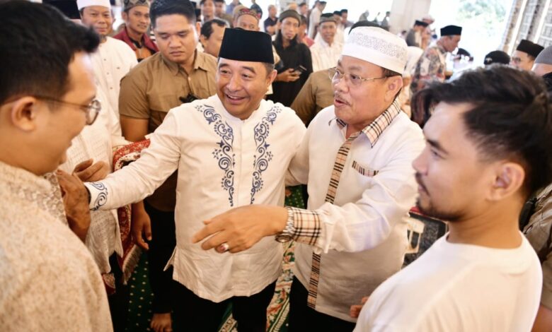 Di Masjid Raya Makassar, Pj Gubernur Bahtiar Silaturahmi dengan Alim Ulama dan Masyarakat