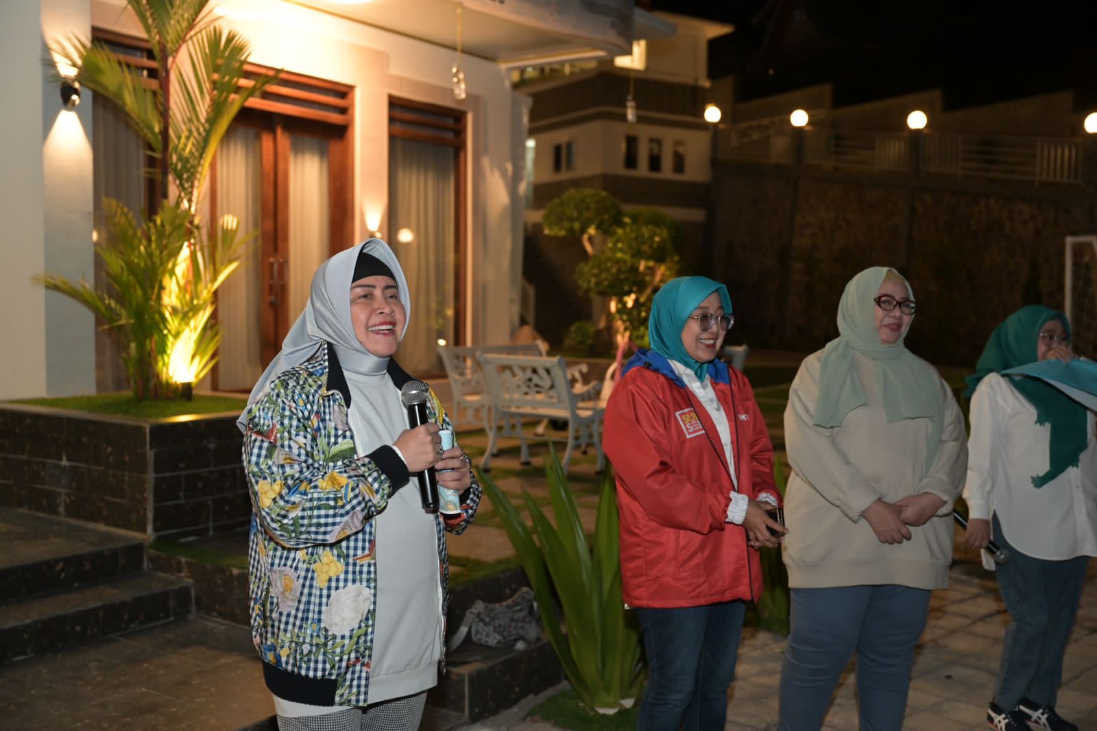 TP PKK Makassar Kuatkan Kekeluargaan dan Kekompakan Lewat Family Gathering