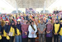 Diikuti 1.400 Murid TK, Bunda PAUD Makassar Buka Lomba Karnaval Baju Adat IGTKI-PGRI