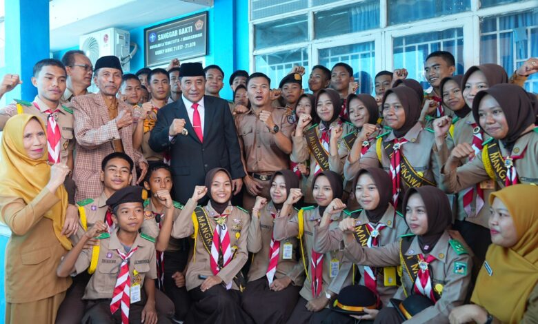 Kunjungi SMAN 3 Bone, Begini Sosok Bahtiar Baharuddin di Mata Guru dan Teman Sekolah