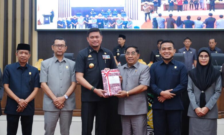 Bupati Adnan Serahkan Ranperda APBD Perubahan TA 2023 Ke DPRD Gowa