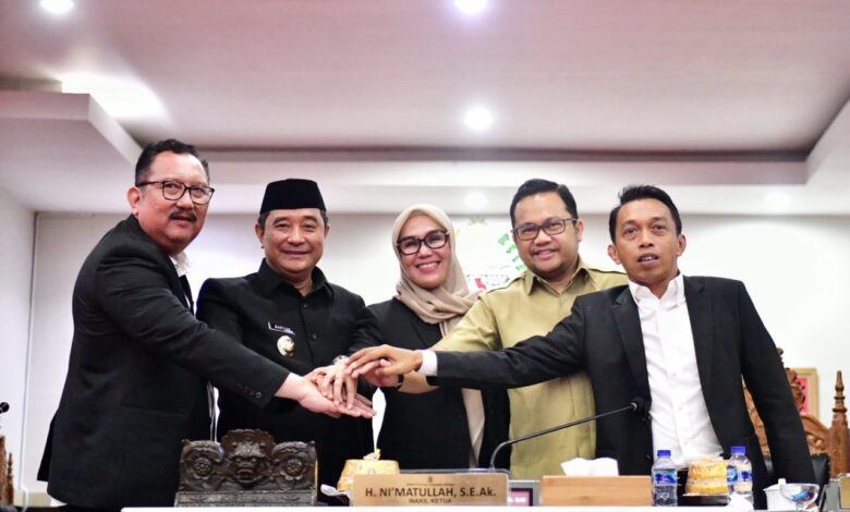 Pj Gubernur Bahtiar Baharuddin Perdana Rapat Paripurna, Begini Perasaanya