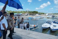 Pj Gubernur Sulsel Serahkan Bantuan Kapal Penangkap Ikan, Semua Dibuat di Bulukumba