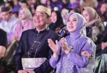 Pj Gubernur Didampingi Pj Ketua TP PKK Sulsel Buka Gelaran Fashion Show Perayaan HUT Sulsel Ke 354