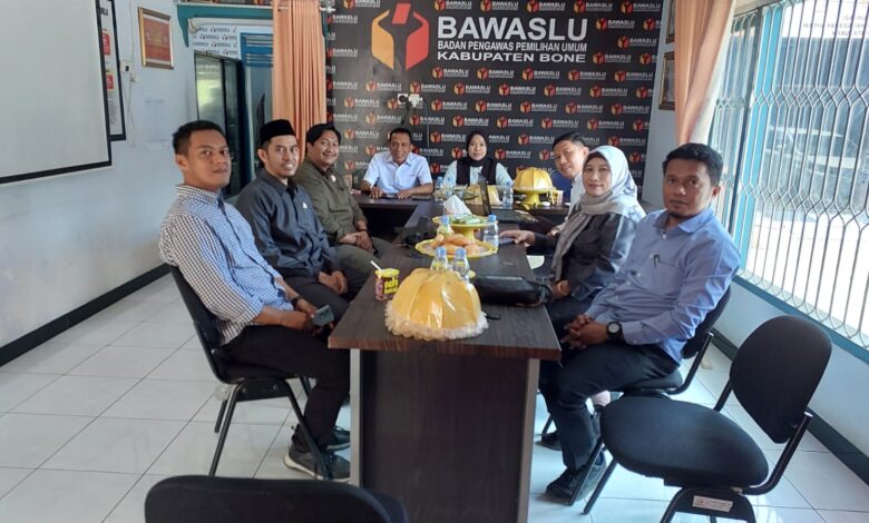 Gelar Kerjasama Baznas Kunjungi Bawaslu Kabupaten Bone