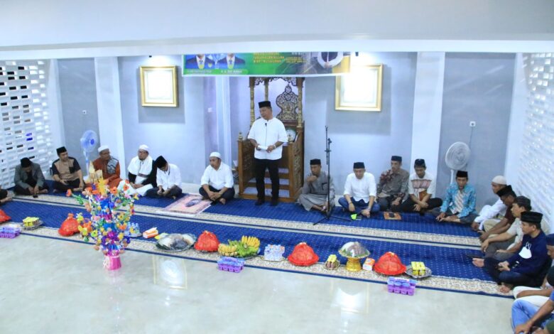 Kukuhkan Pengurus Masjid Terapung Tanjung Bira, Bupati Andi Utta: Pembangunan Masjid Ini Penuh Perjuangan