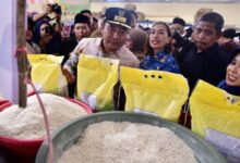 Pj Gubernur Sidak di Pasar Tramo Maros, Harga Beras Stabil Karena Didukung Kios Bulog
