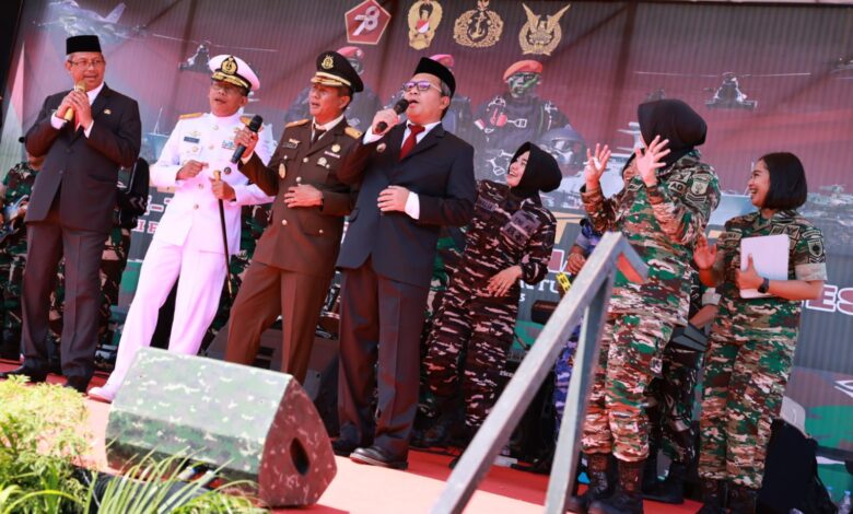 Momentum HUT TNI ke-78, Danny Pomanto: Masyarakat Makassar Bergembira TNI Dekat Rakyat