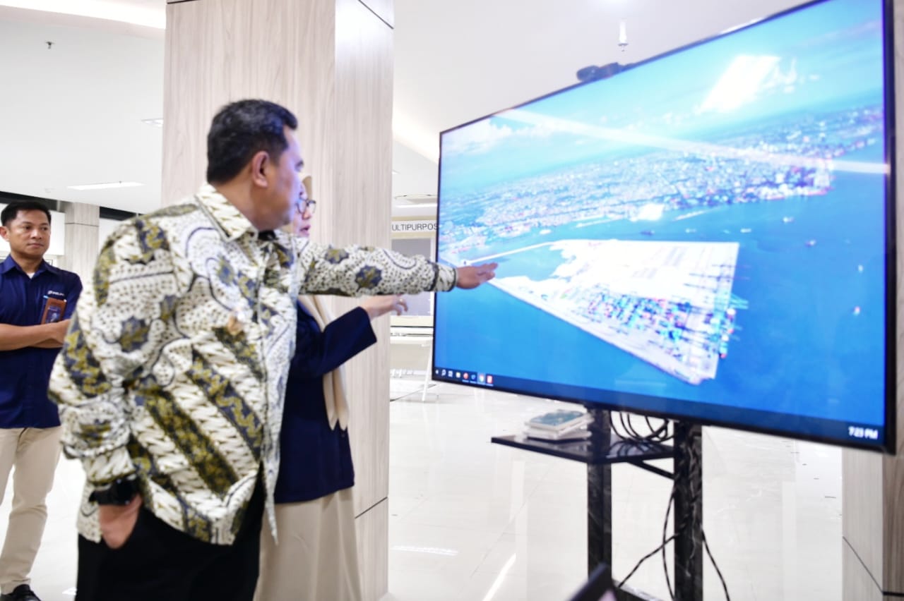 Pelabuhan Peti Kemas Makassar New Port Siap Ekspor Hasil Budidaya Pisang