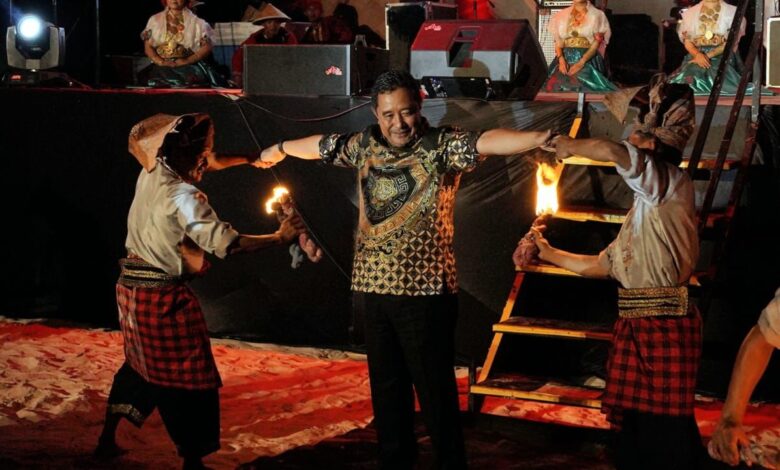 Gala Dinner Bersama PJ Gubernur Warnai Malam Puncak Festival Pinisi Bulukumba