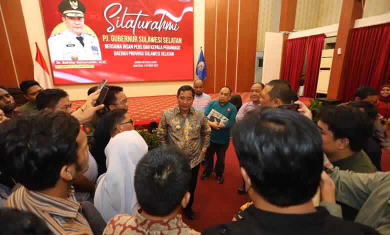 Pertemuan dengan Wartawan Pj Gubernur Bahtiar Sampaikan Delapan Program Prioritas Pemprov Sulsel