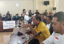 Datangi DPRD, Puluhan Kades di Bone Tolak Edaran Pj Gubernur Sulsel Soal Penggunaan Dana Desa Untuk Gerakan Menanam Pisang