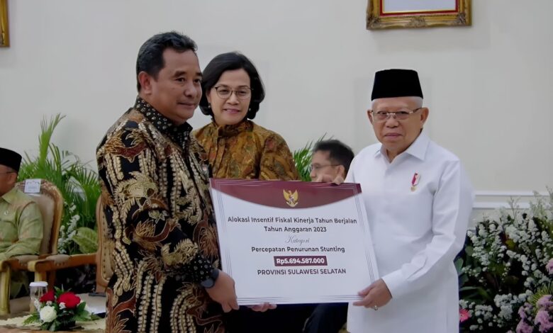 Apresiasi Penanganan Stunting di Sulsel, Wapres Serahkan Dana Insentif Fiskal ke Pj Gubernur Bahtiar