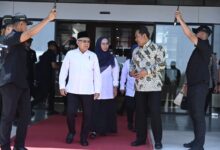 Batal Kunjungan ke Wamena, Pj Gubernur Bahtiar Dampingi Wapres Saat Transit di Makassar