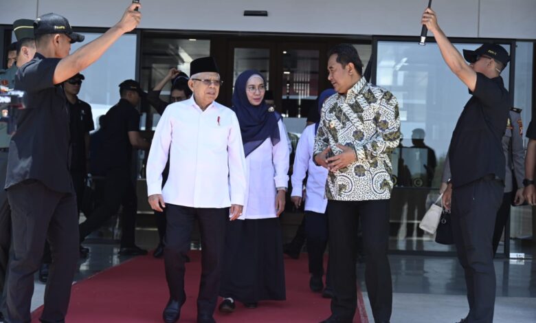 Batal Kunjungan ke Wamena, Pj Gubernur Bahtiar Dampingi Wapres Saat Transit di Makassar