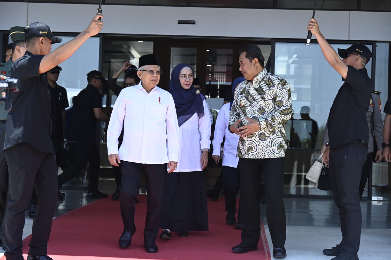 Batal Kunjungan ke Wamena, Pj Gubernur Bahtiar Dampingi Wapres Saat Transit di Makassar