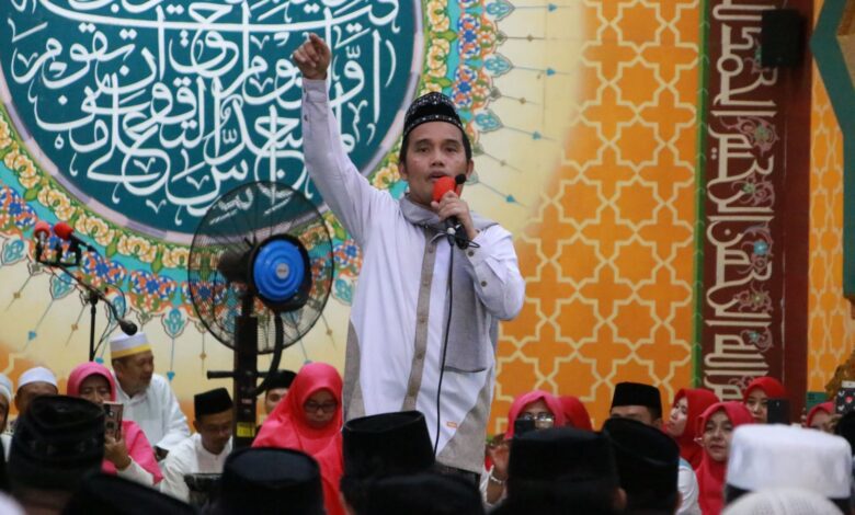 Ustad Maulana Disambut Ribuan Jemaah di Masjid ICDT Bulukumba