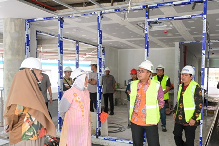 Ketua TP PKK Dampingi Wali Kota Makassar Tinjau Progres Pembangunan Gedung PKK dan Dekranasda