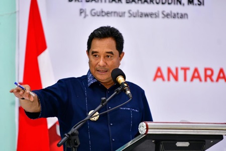 Penjabat Gubernur Sulawesi Selatan Bahtiar Baharuddin.