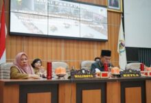 Wawali Reny Sampaikan Tahapan Penyusunan APBD dalam Rapat Paripurna DPRD Kota Palu