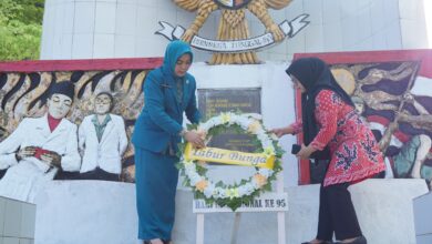 Pimpin Hari Ibu, Herfida Muchtar Pimpin Ziarah Makam Pahlawan dan Anjangsana