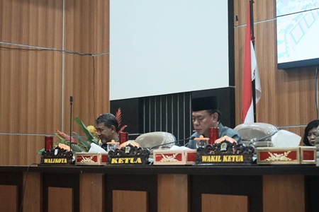 Wakili Wali Kota, Asisten I Setda Kota Palu Hadiri Rapat Paripurna Penutupan Masa Sidang Caturwulan III 2023 di DPRD