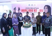 Peringati Hari Ibu ke 95, Ustadz Nur Maulana Ceramahi Ibu-Ibu di Bulukumba