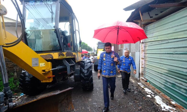 Bupati Adnan Cek Langsung Pengerjaan Jalan Alternatif Pangkabinanga