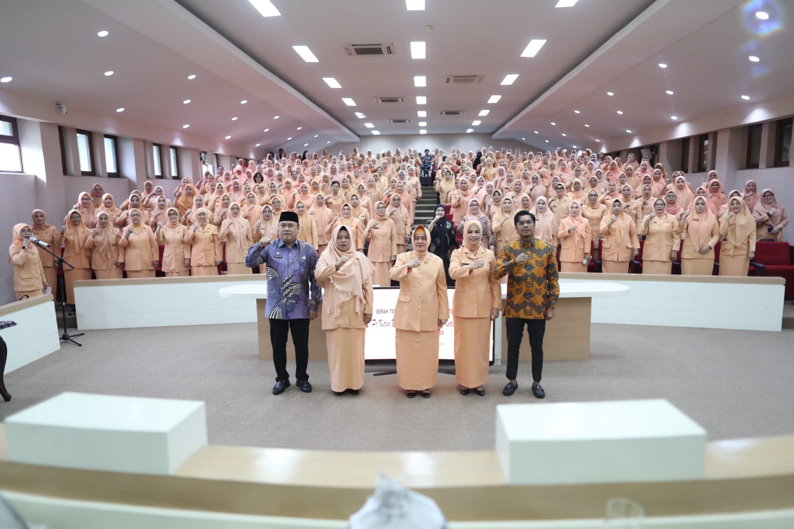 Fadliah Firman Resmi Terima SK Jabatan Pj Ketua DWP Kota Makassar