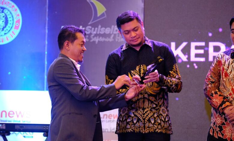 Peduli Media, Bupati Adnan Raih SMSI Sulsel Award 2023