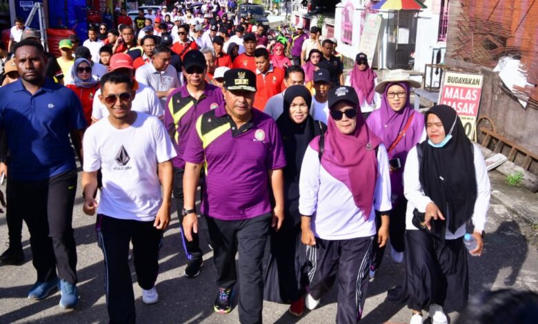 Jalan Sehat HUT PGRI, Ribuan Guru Antusias Sambut Pj Gubernur Bahtiar