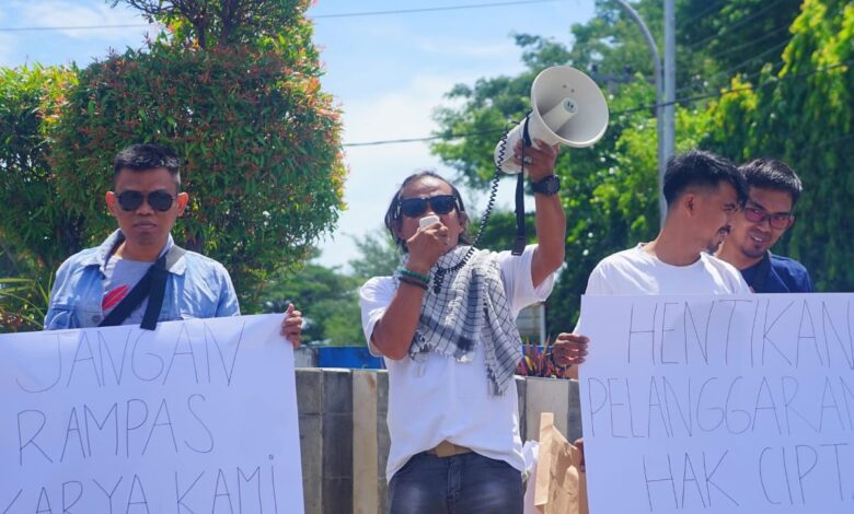 Jiplak Karya Junalis Sejumlah Jurnalis Bone Gelar Aksi di Mapolres