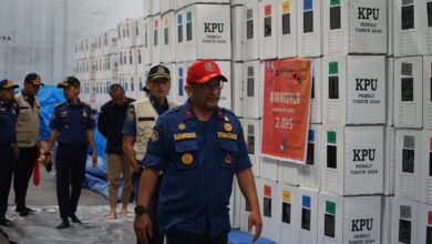 Kadis Damkar Makassar Tinjau Sistem Proteksi Kebakaran Gudang Logistik Pemilu