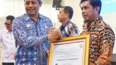 Pemkot Makassar Raih Penghargaan Predikat Zona Hijau Terkait Kepatuhan Pelayanan Publik