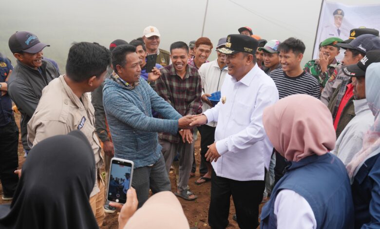 Petani di Malino Mengeluh Kekurangan Modal, Pj Gubernur Bahtiar Telepon Bank Sulselbar untuk Salurkan KUR