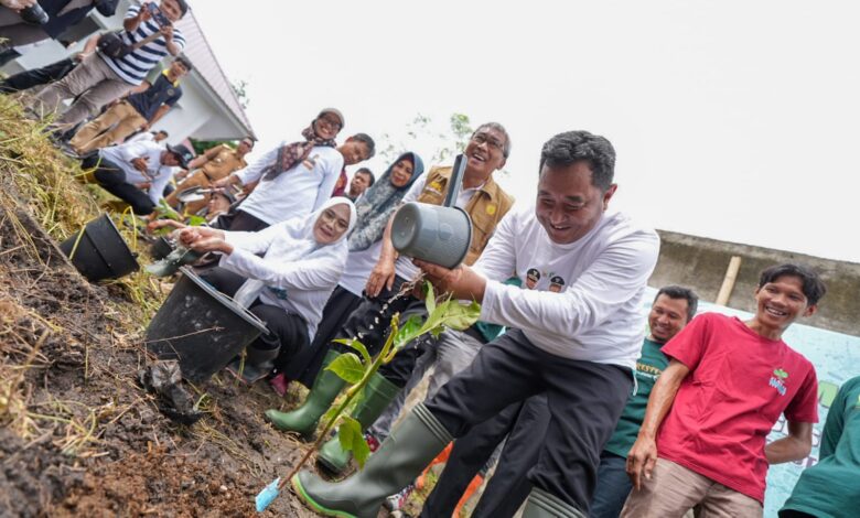 Melalui Program Hortikultura, Pj Gubernur Sulsel Dorong Ekonomi Hijau di Parepare
