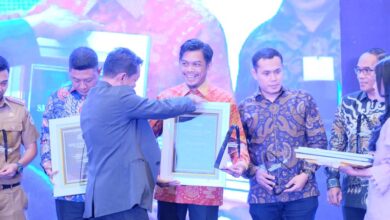 PJ Sekda Makassar Terima Penghargaan Tokoh Progresif dan Inspiratif