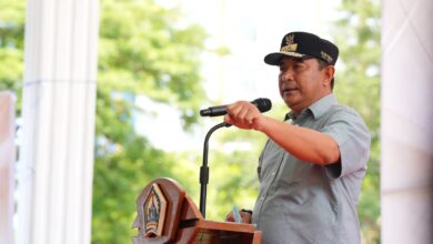Setelah Jeneponto, Pj Gubernur Bahtiar Salurkan Bantuan Pangan Pemerintah Pusat Kepada Warga Miskin di Bantaeng